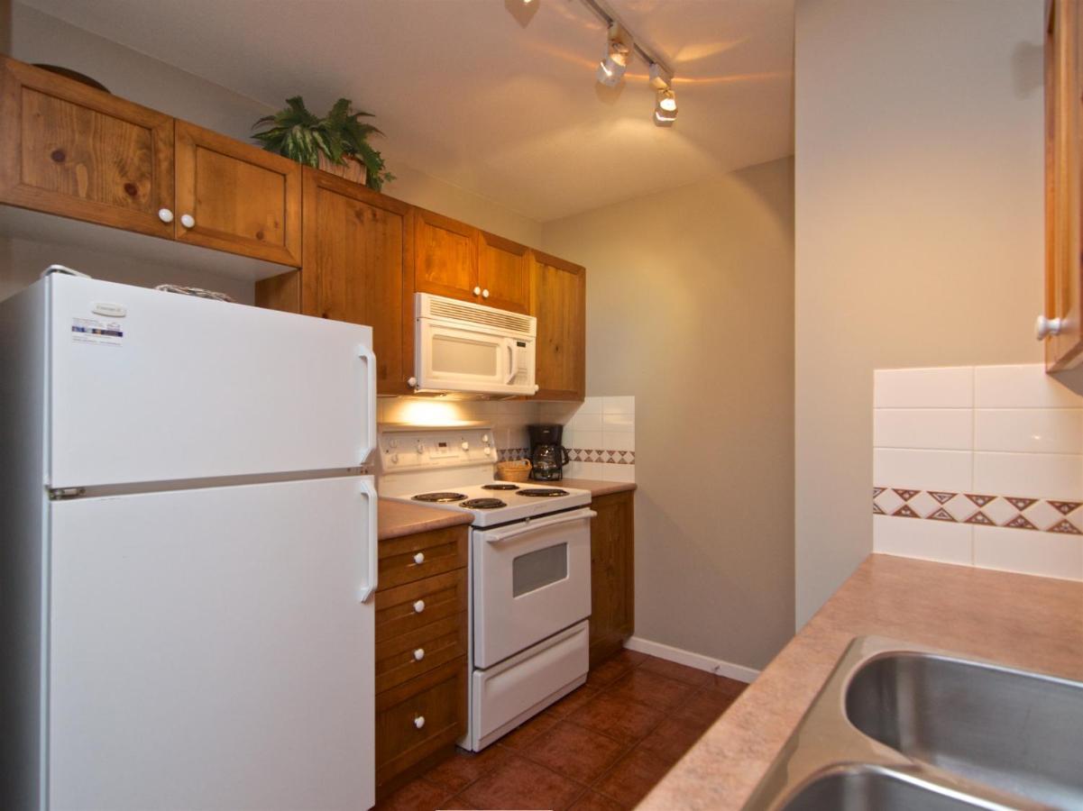 Whistler Blackcomb Vacation Rentals - Village North Pokoj fotografie