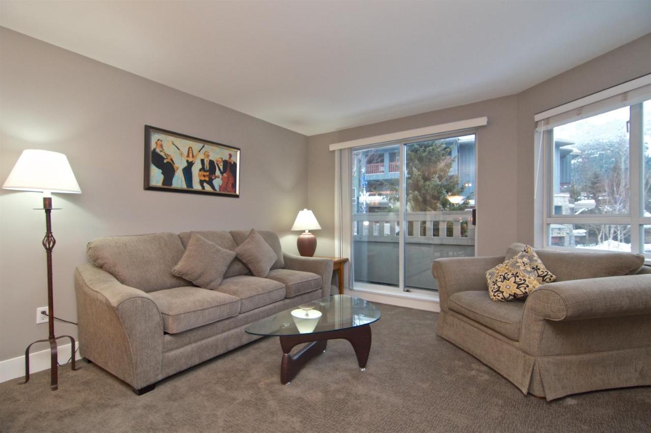 Whistler Blackcomb Vacation Rentals - Village North Pokoj fotografie
