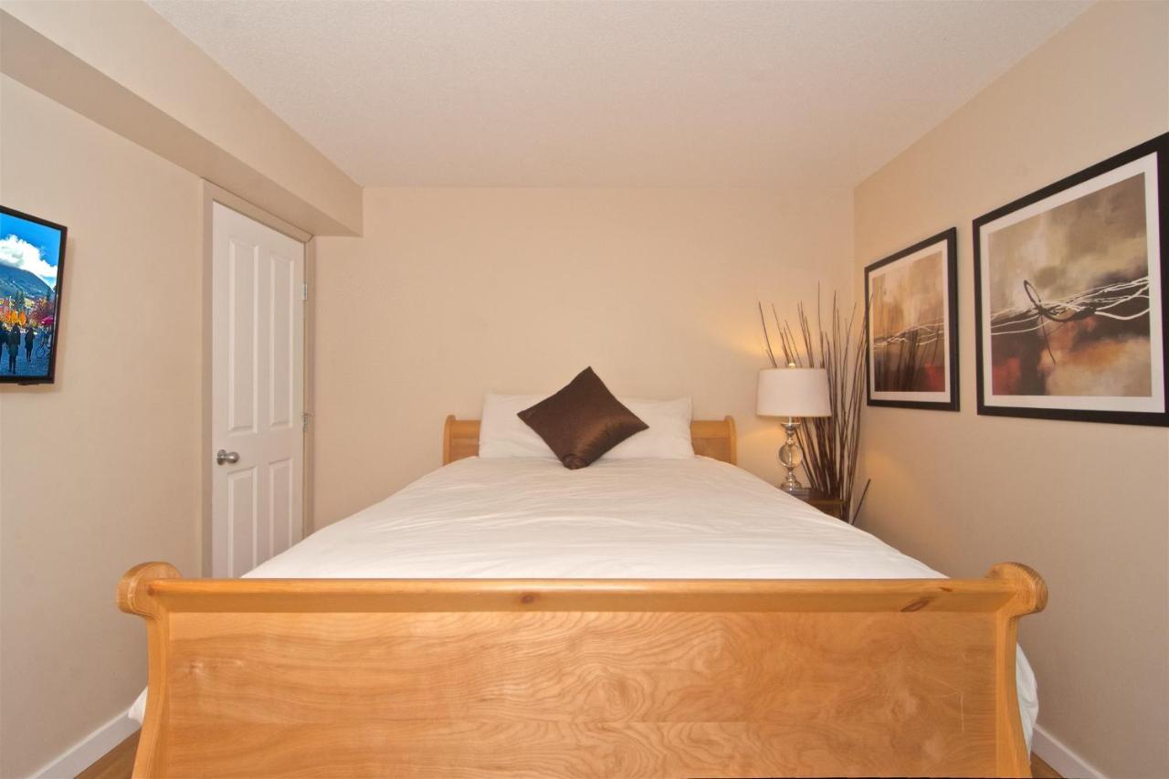 Whistler Blackcomb Vacation Rentals - Village North Pokoj fotografie
